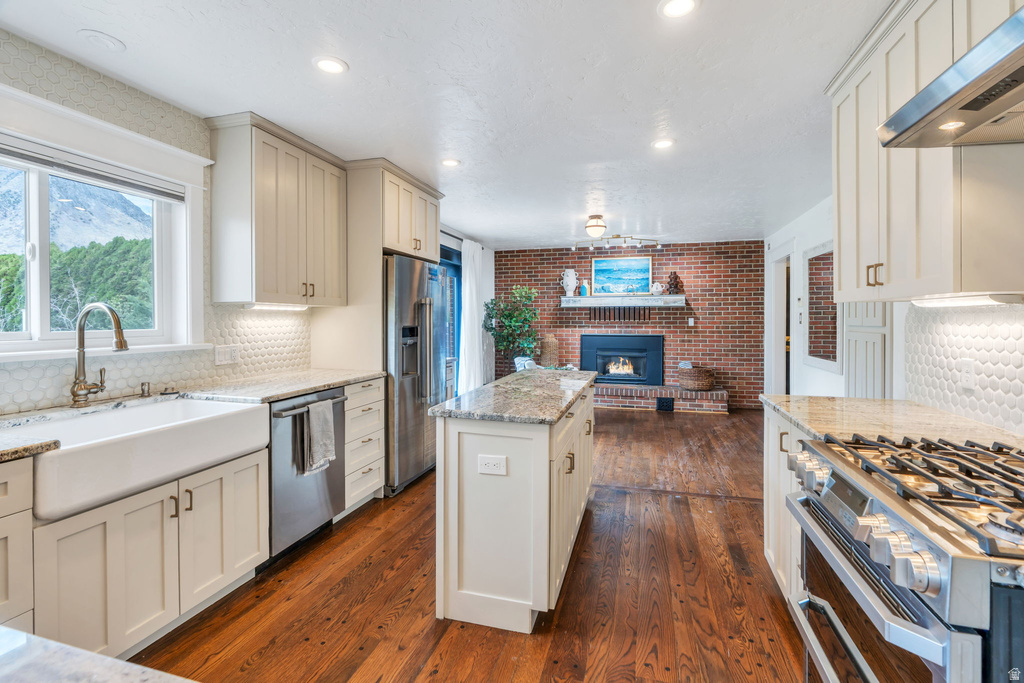 11056 N MANOR DR Highland, UT 84003