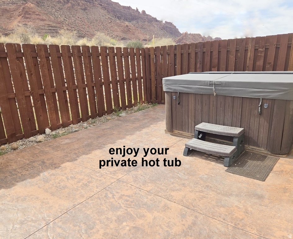 10 DESERT WIND DR Moab, UT 84532