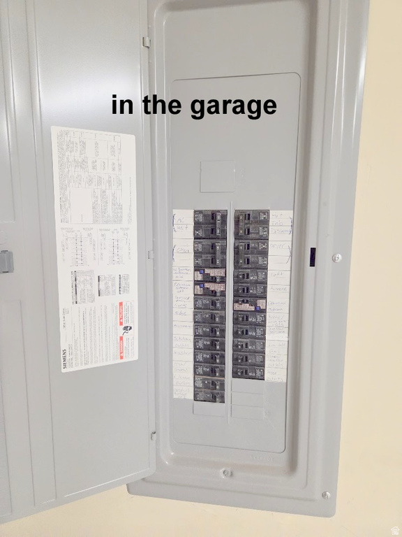 10 DESERT WIND DR Moab, UT 84532