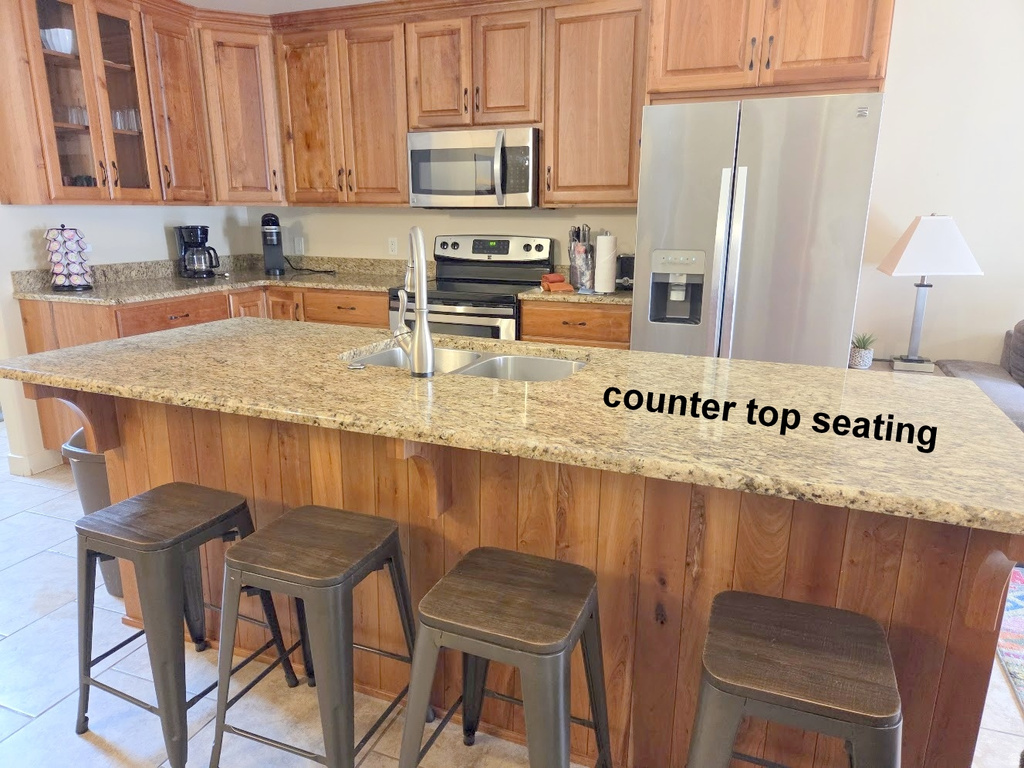 10 DESERT WIND DR Moab, UT 84532