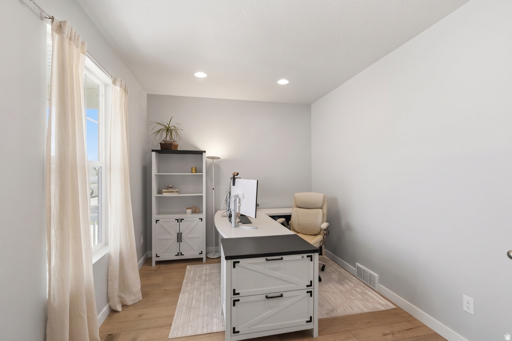 3233 W 2500 N Clinton, UT 84015
