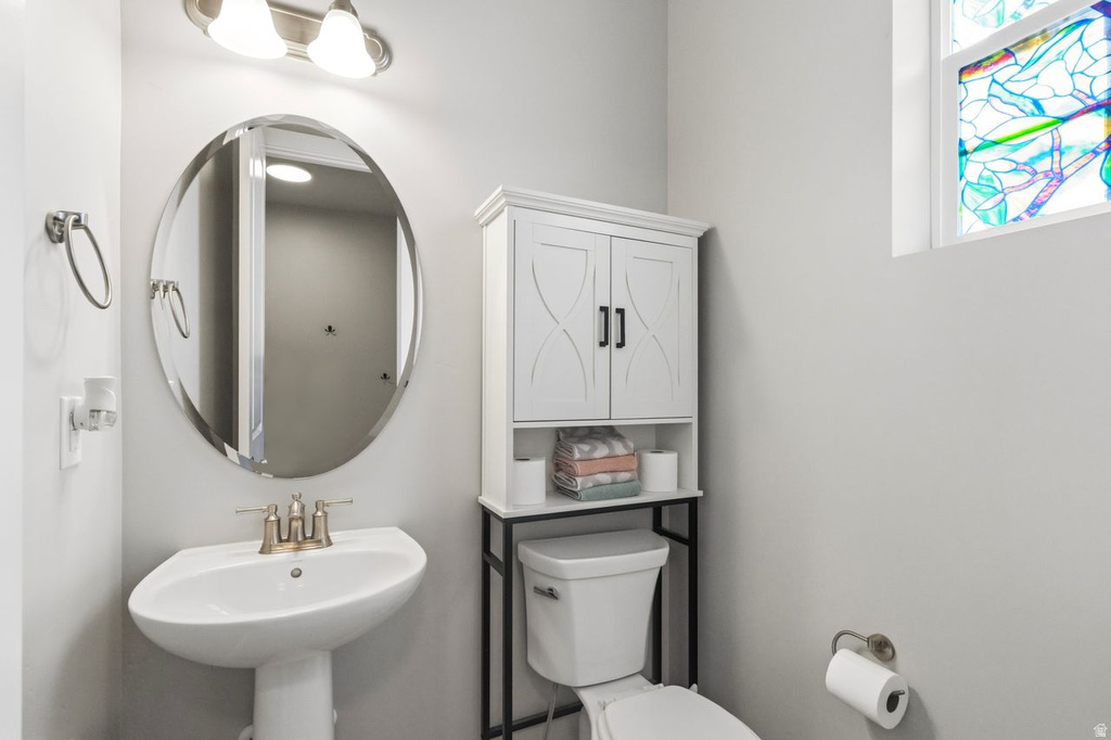 3233 W 2500 N Clinton, UT 84015