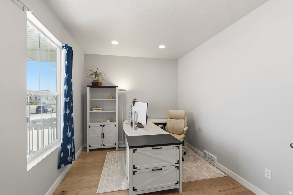 3233 W 2500 N Clinton, UT 84015