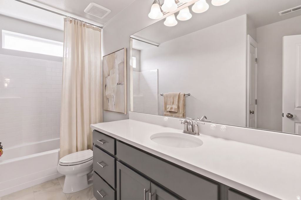 3233 W 2500 N Clinton, UT 84015