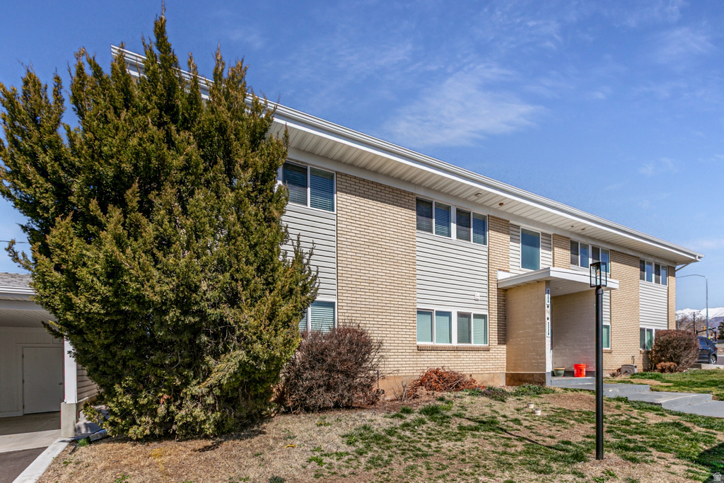 2324 W CHATEAU DR Roy, UT 84067