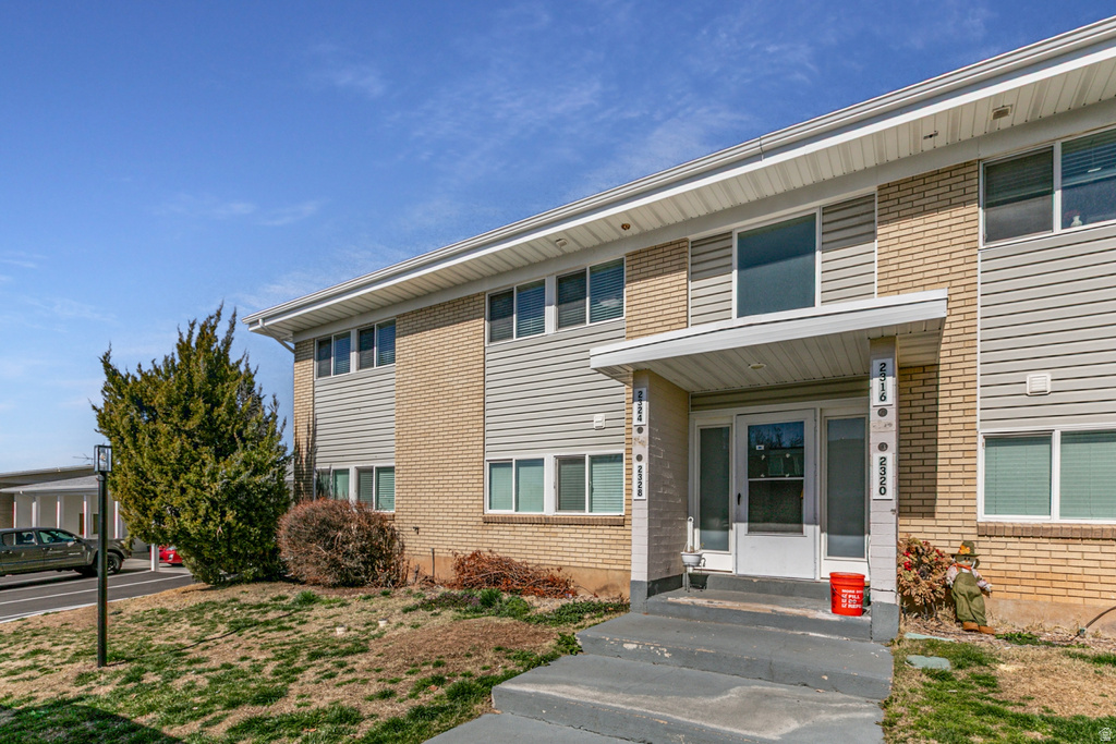 2324 W CHATEAU DR Roy, UT 84067