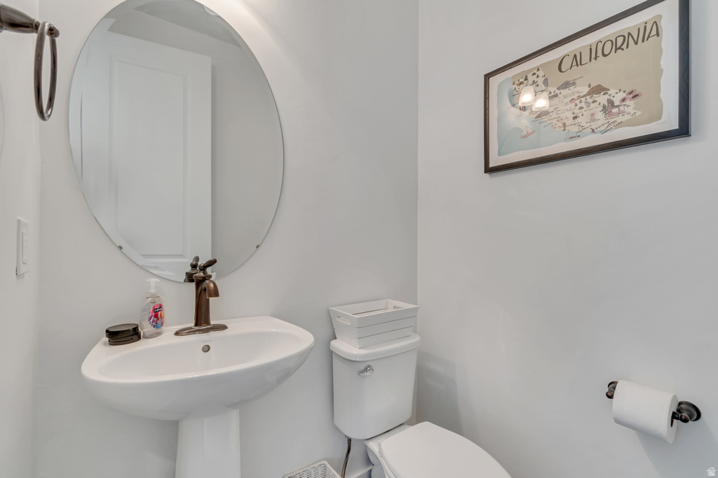 7649 S LIND LN Midvale, UT 84047