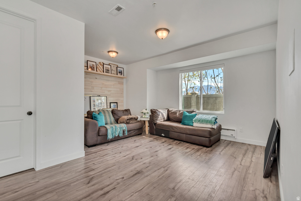 7649 S LIND LN Midvale, UT 84047