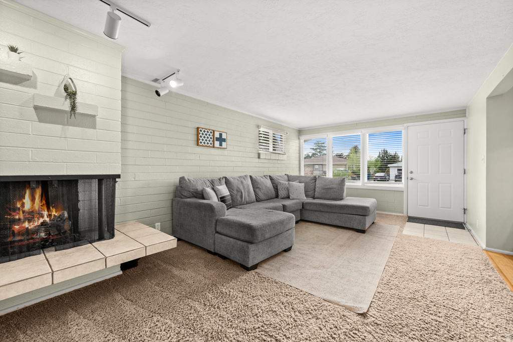 8501 S 1475 E Sandy, UT 84093