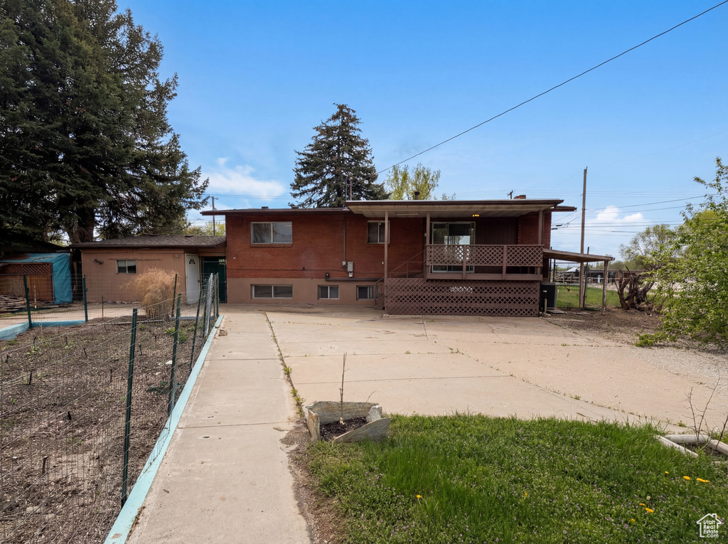 750 W GENTILE ST photo 5