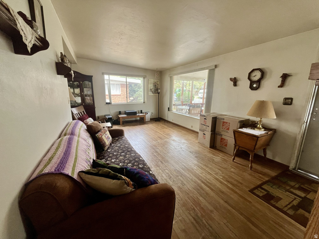 384 TUSHER ST Moab, UT 84532