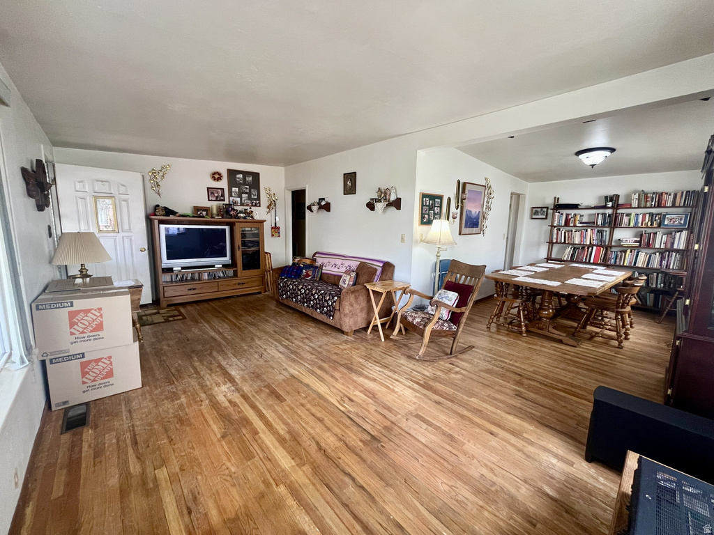 384 TUSHER ST Moab, UT 84532