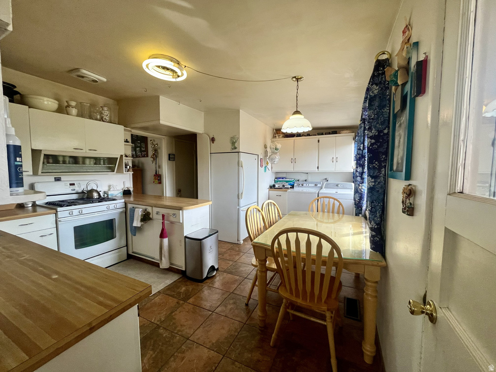 384 TUSHER ST Moab, UT 84532