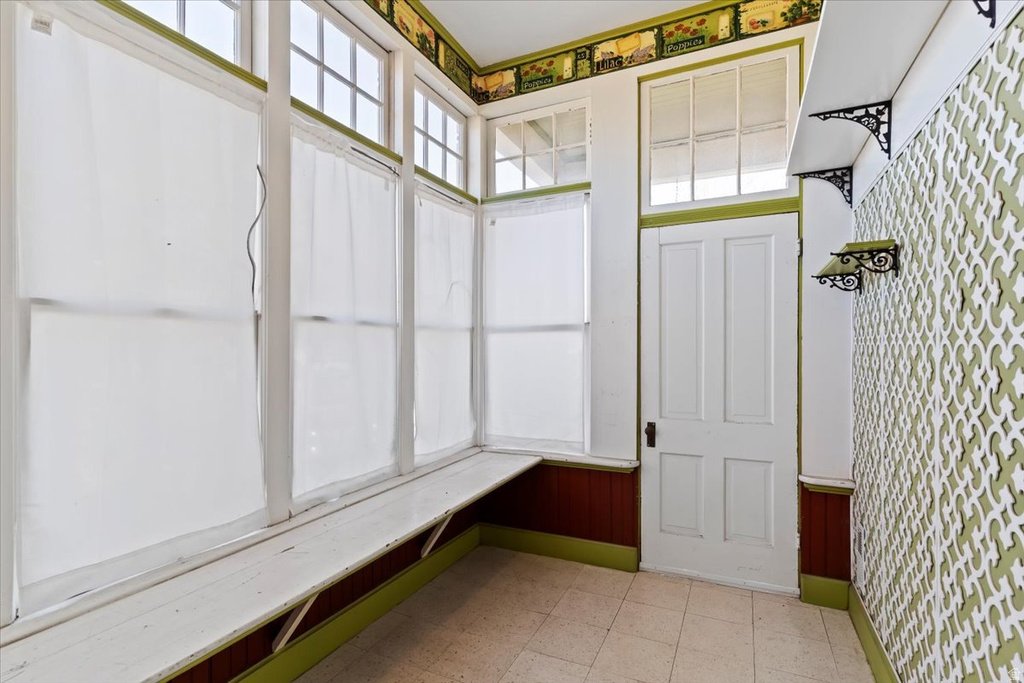 42 W CENTER ST Kaysville, UT 84037