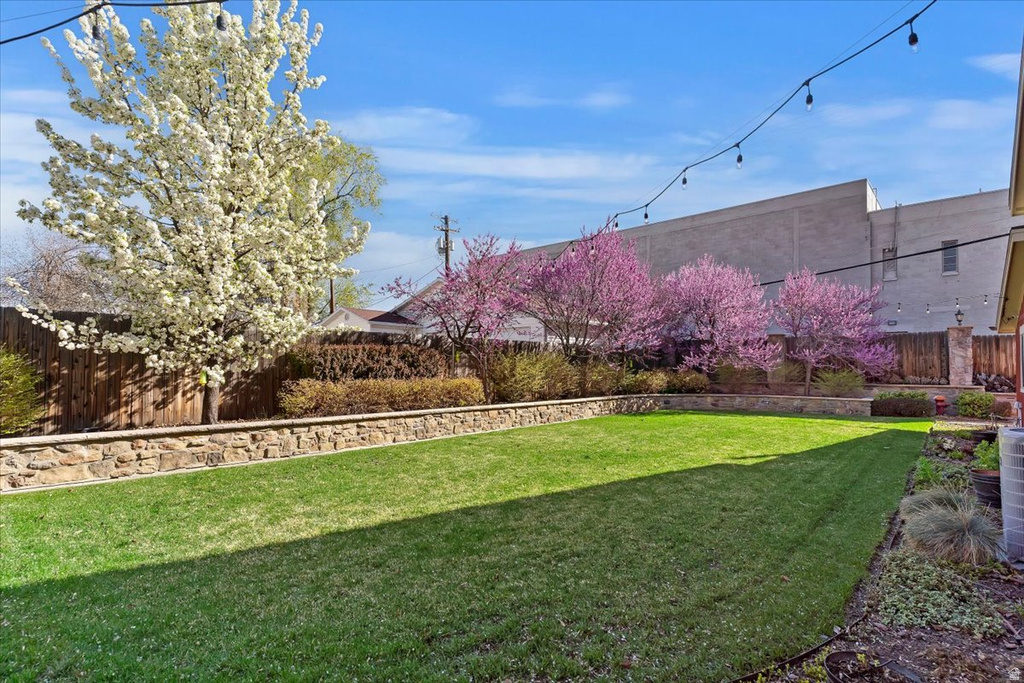 42 W CENTER ST Kaysville, UT 84037