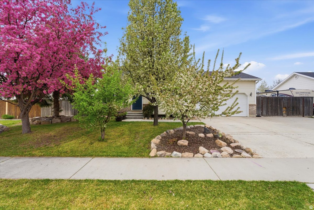 944 S 740 W Lehi, UT 84043