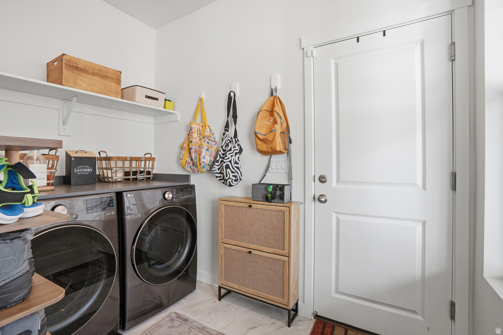 6911 W DOCKSIDER DR South Jordan, UT 84009