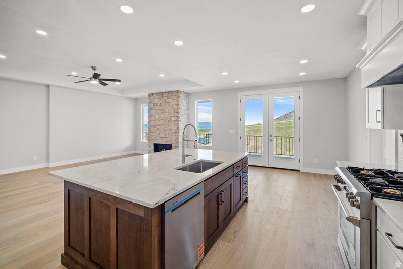 2275 E MEADOWLARK LN North Logan, UT 84341