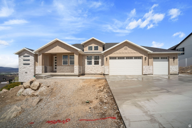 2275 E MEADOWLARK LN North Logan, UT 84341