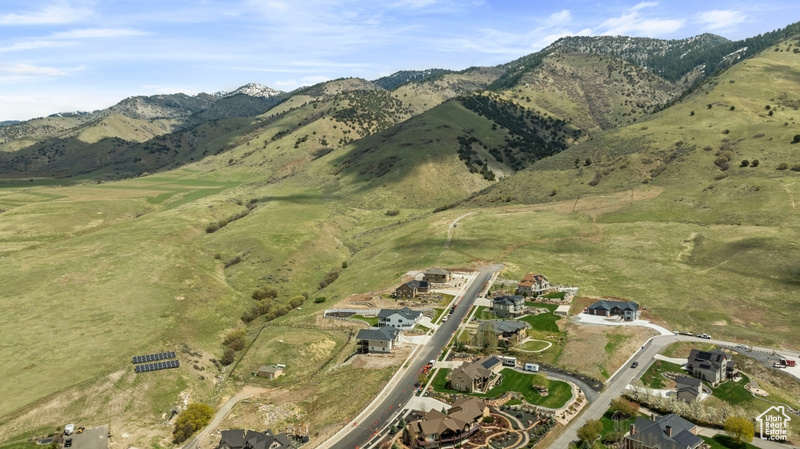 2275 E MEADOWLARK LN North Logan, UT 84341