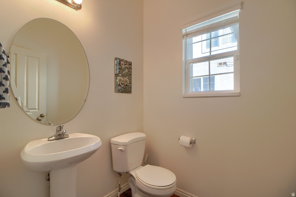 124 BIRMINGHAM LN North Salt Lake, UT 84054