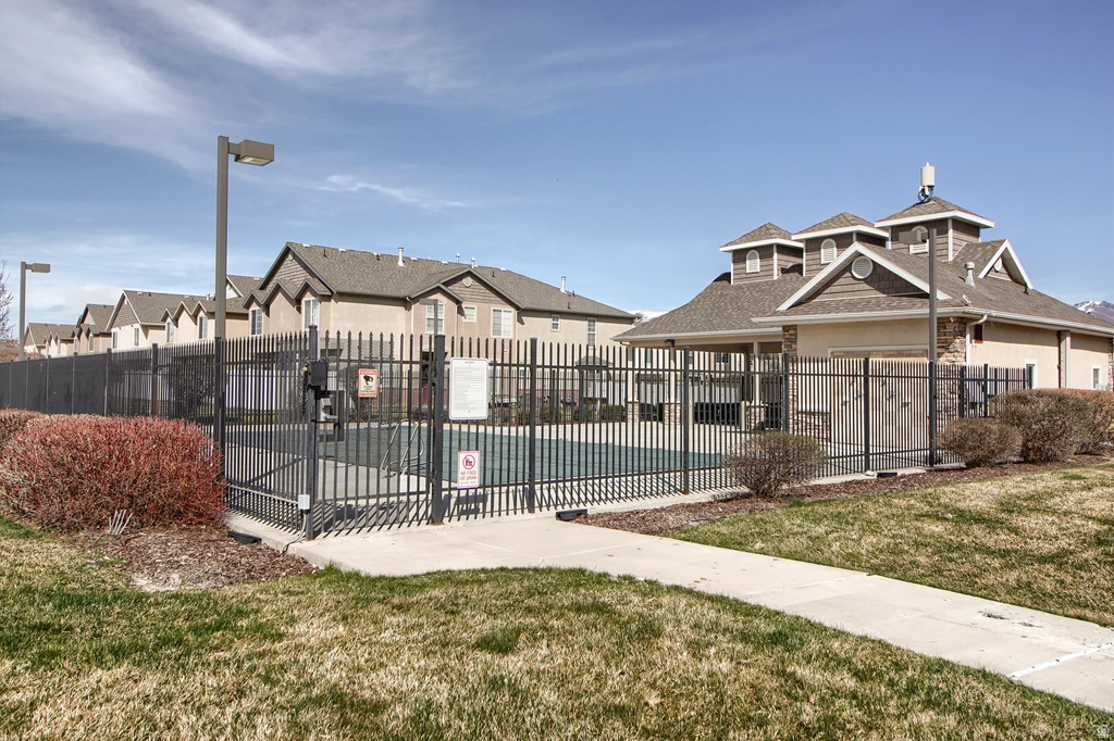 124 BIRMINGHAM LN North Salt Lake, UT 84054