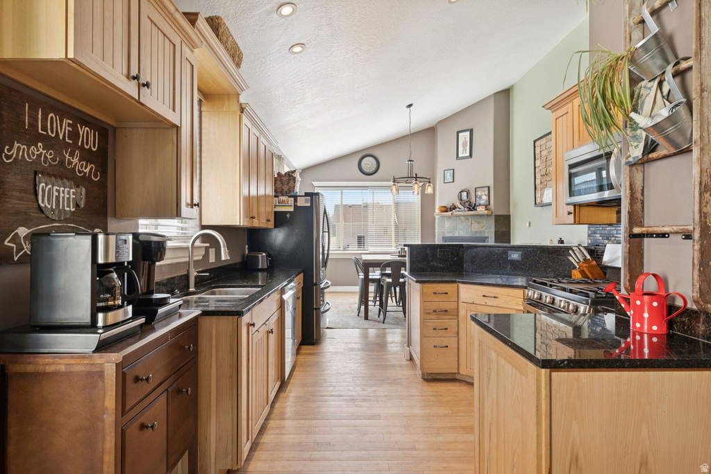 263 W 360 N Kamas, UT 84036