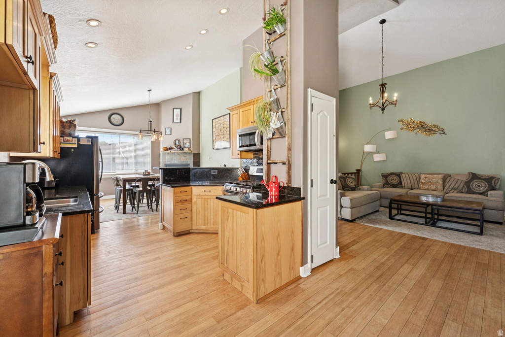 263 W 360 N Kamas, UT 84036