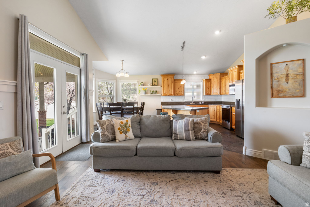 1872 S 2265 W Syracuse, UT 84075