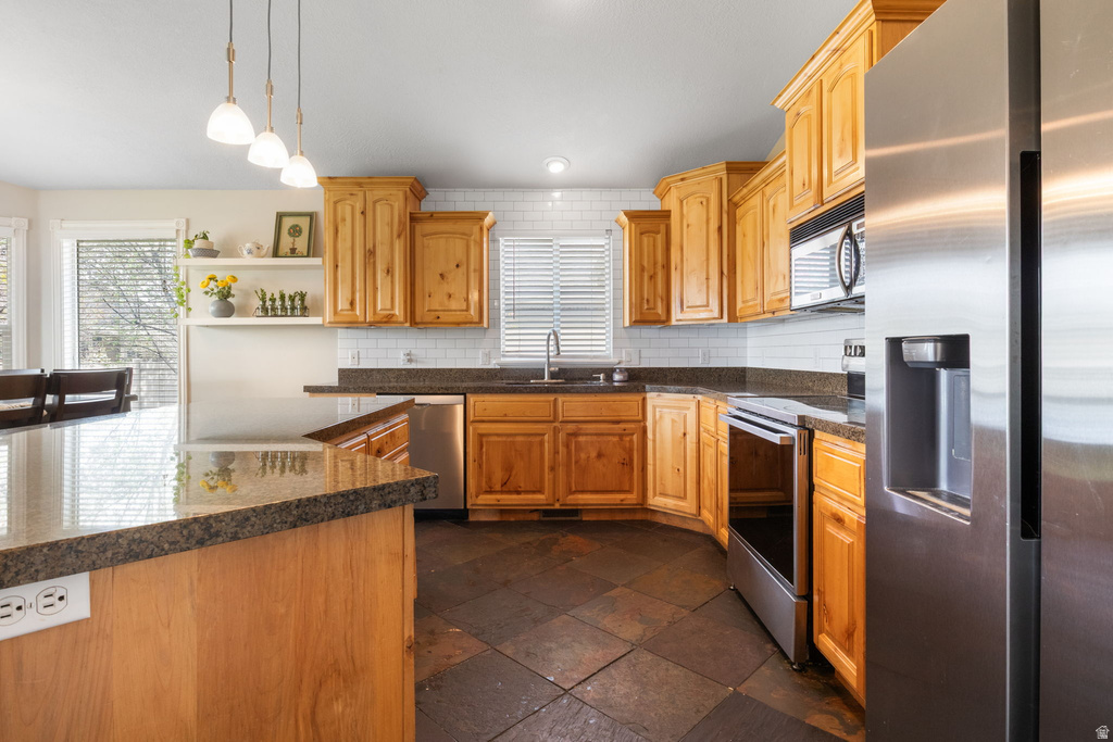 1872 S 2265 W Syracuse, UT 84075