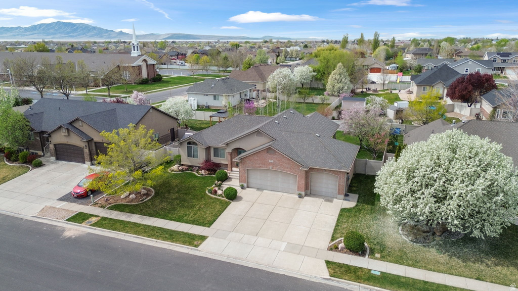 1872 S 2265 W Syracuse, UT 84075