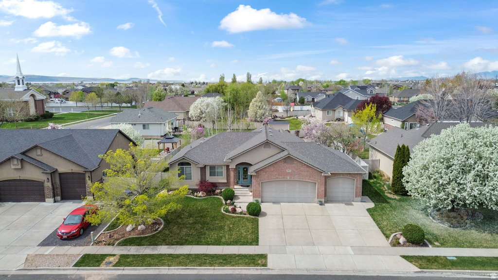 1872 S 2265 W Syracuse, UT 84075