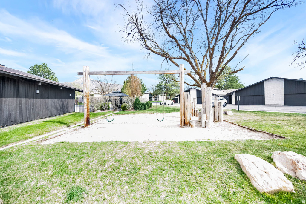 1047 E EASTGATE RD Murray, UT 84117