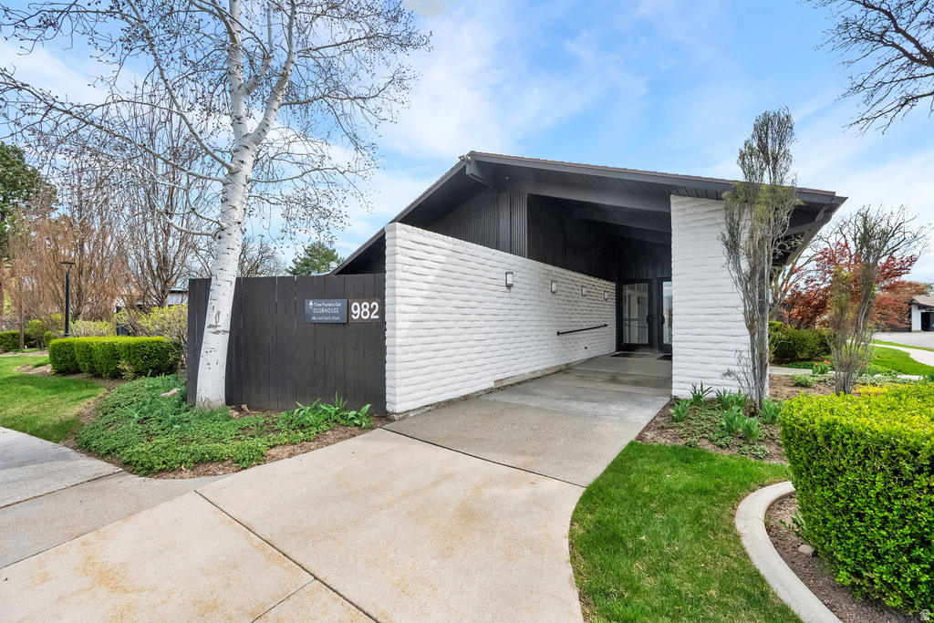 1047 E EASTGATE RD Murray, UT 84117