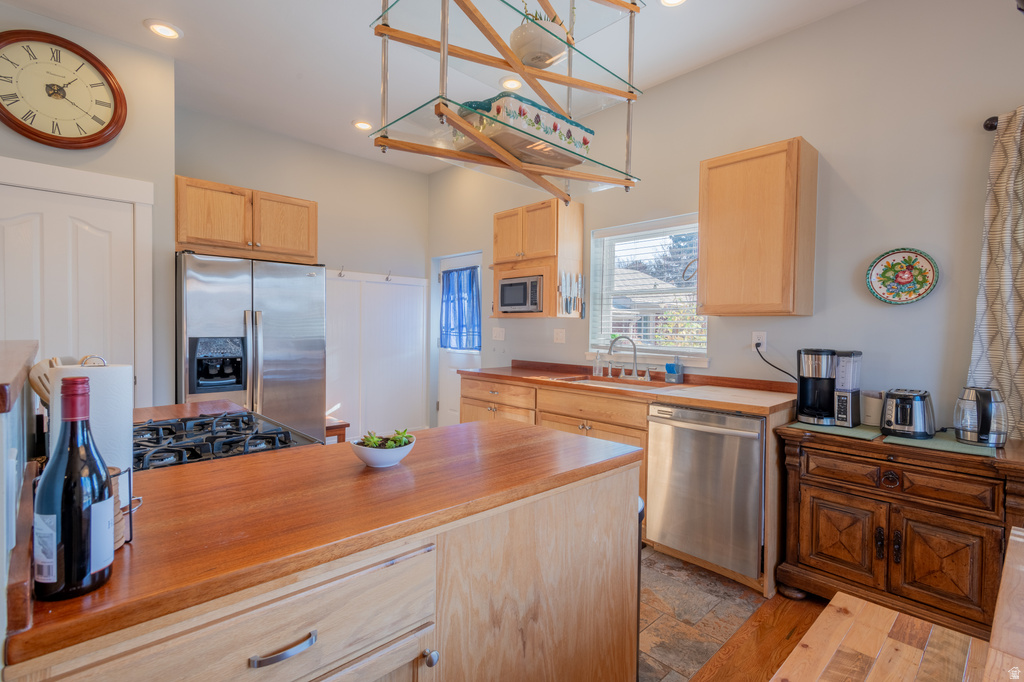 2315 E 6600 S Cottonwood Heights, UT 84121