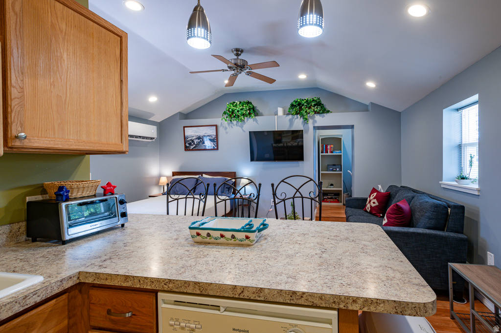2315 E 6600 S Cottonwood Heights, UT 84121