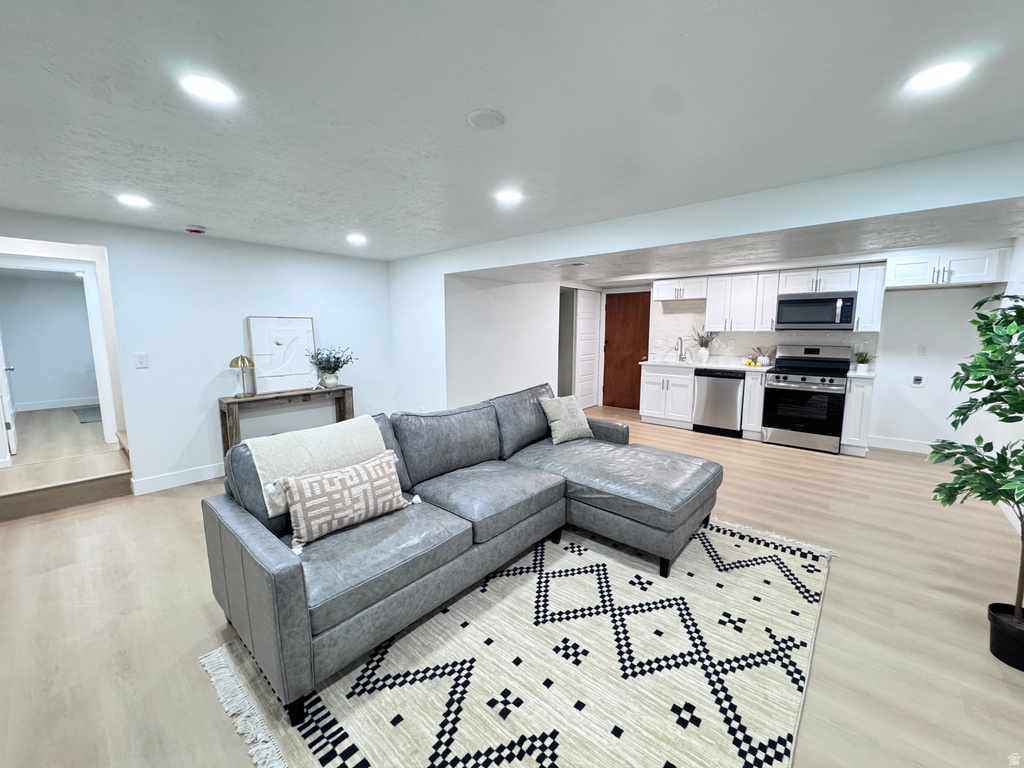 3927 W RAWHIDE DR West Valley City, UT 84120