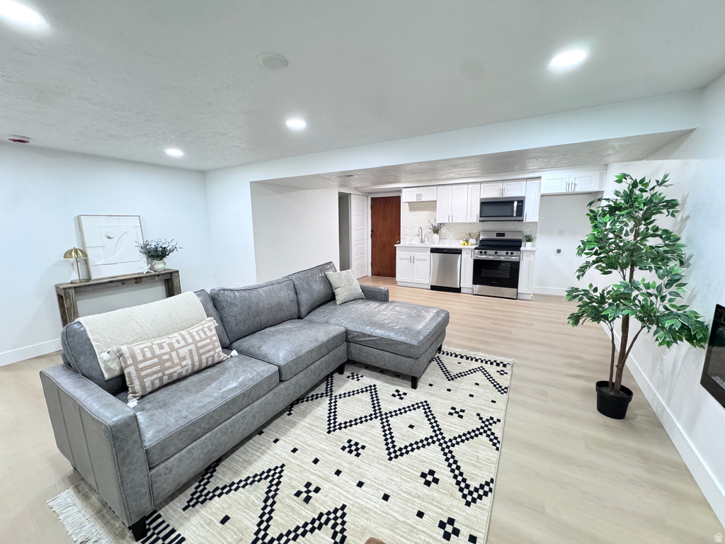 3927 W RAWHIDE DR West Valley City, UT 84120