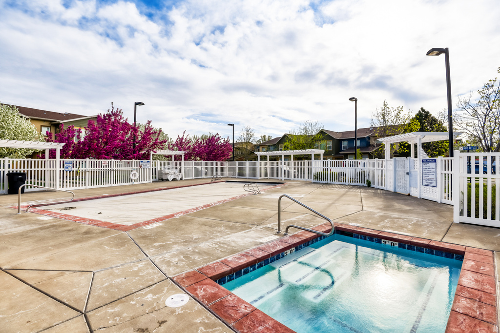 1114 N SHEPARD CREEK PKWY #10 Farmington, UT 84025