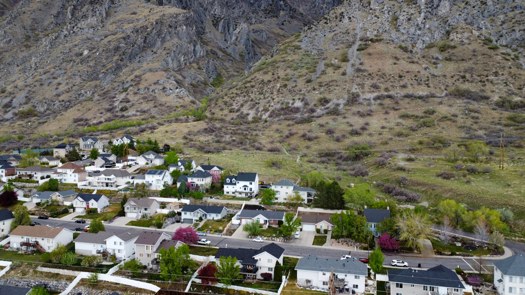 965 N 800 E Springville, UT 84663