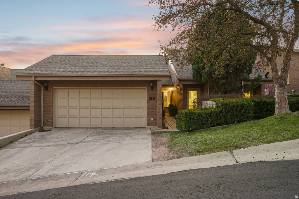 819 N JUNIPERPOINT DR Salt Lake City, UT 84103