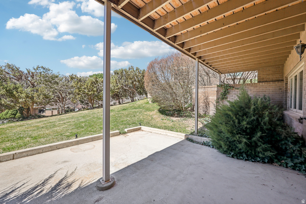 819 N JUNIPERPOINT DR Salt Lake City, UT 84103