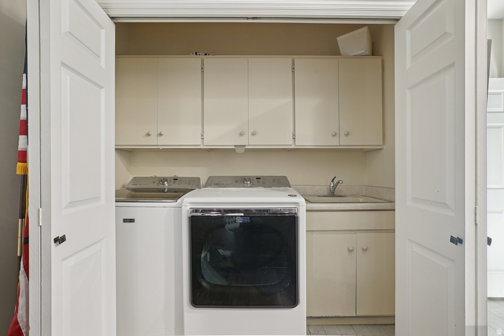 819 N JUNIPERPOINT DR Salt Lake City, UT 84103