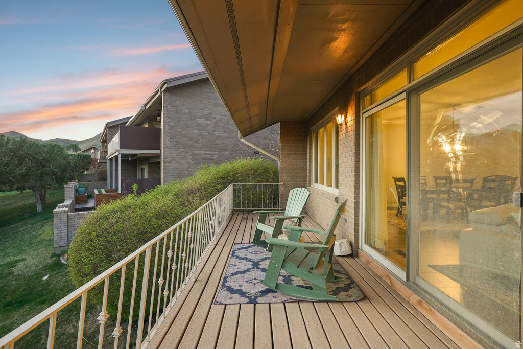 819 N JUNIPERPOINT DR Salt Lake City, UT 84103