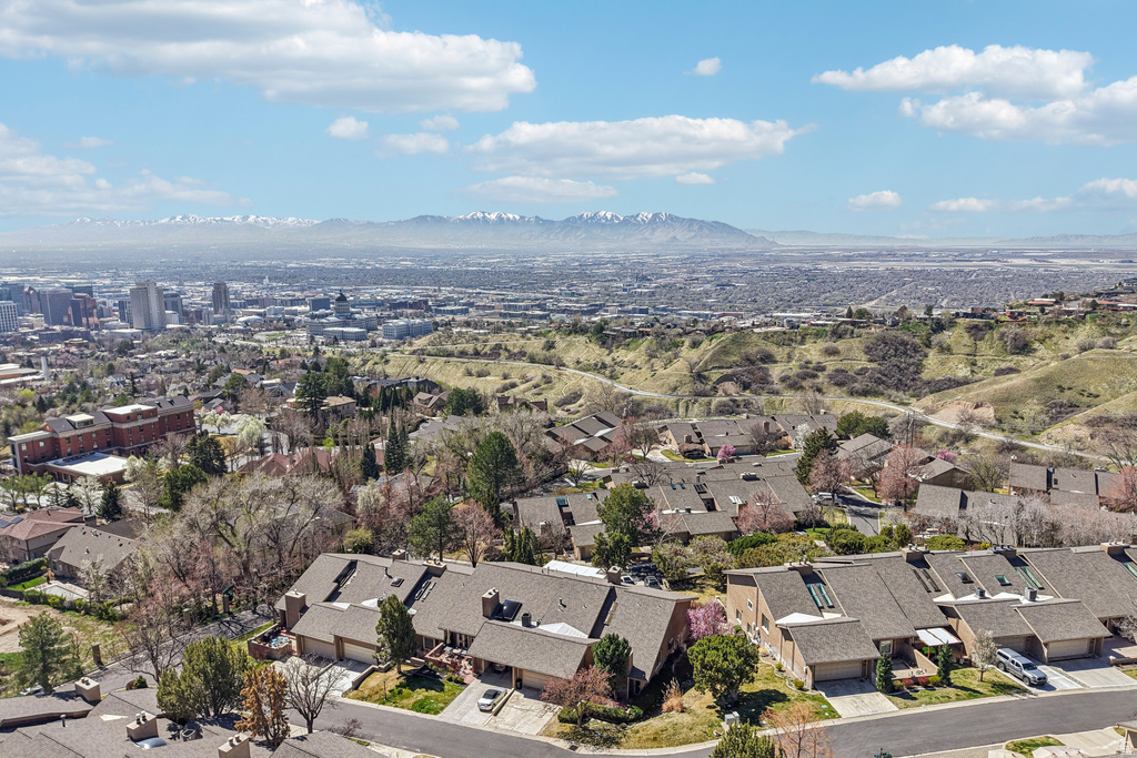 819 N JUNIPERPOINT DR Salt Lake City, UT 84103
