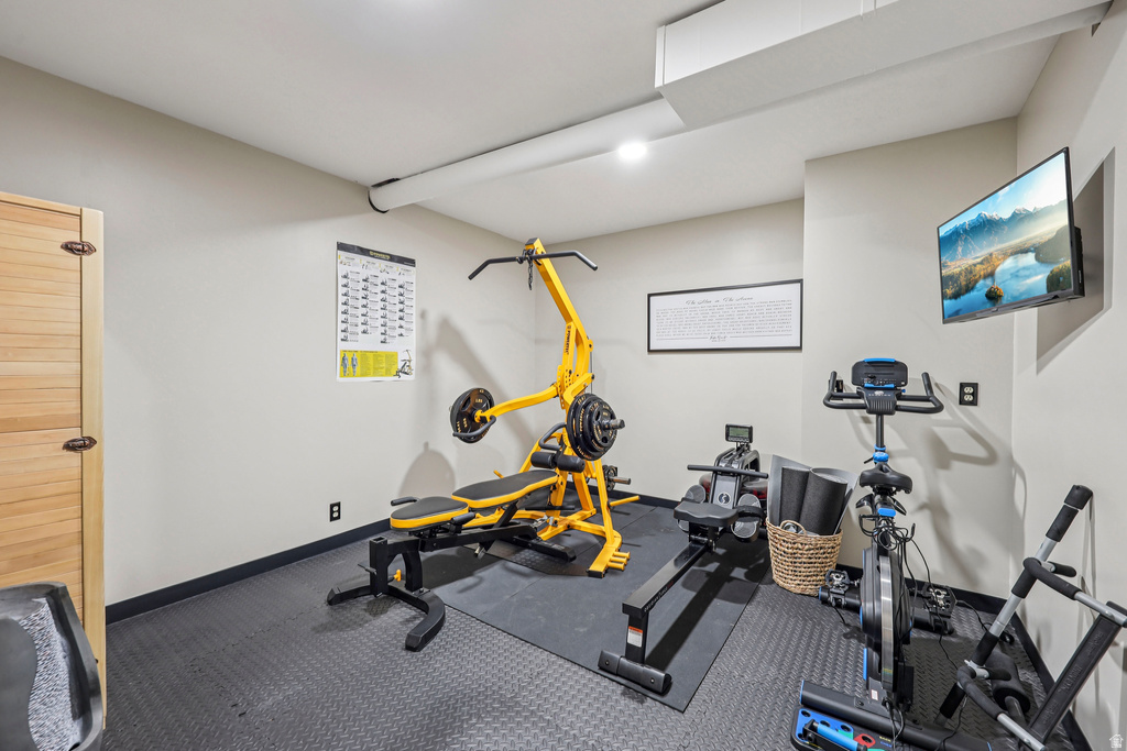 819 N JUNIPERPOINT DR Salt Lake City, UT 84103