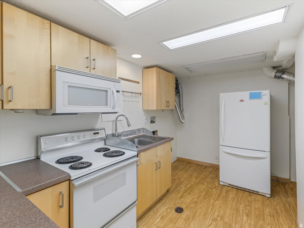 1204 E IRIS LN Millcreek, UT 84106