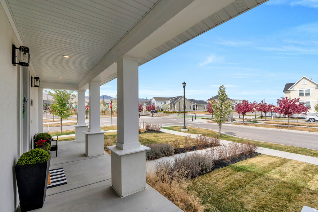 6281 W COPPER HAWK DR South Jordan, UT 84009