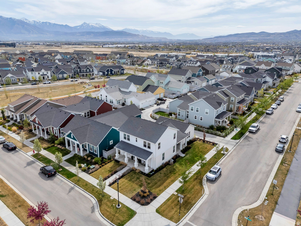 6281 W COPPER HAWK DR South Jordan, UT 84009