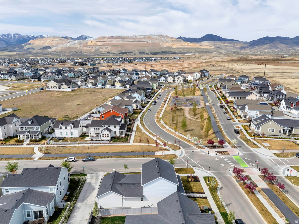 6281 W COPPER HAWK DR South Jordan, UT 84009